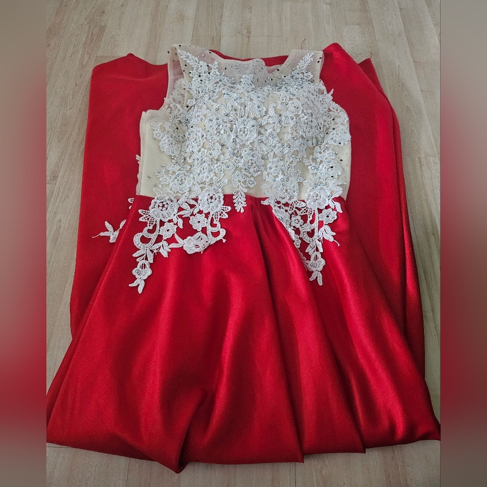 Dress - Picture 4 of 4